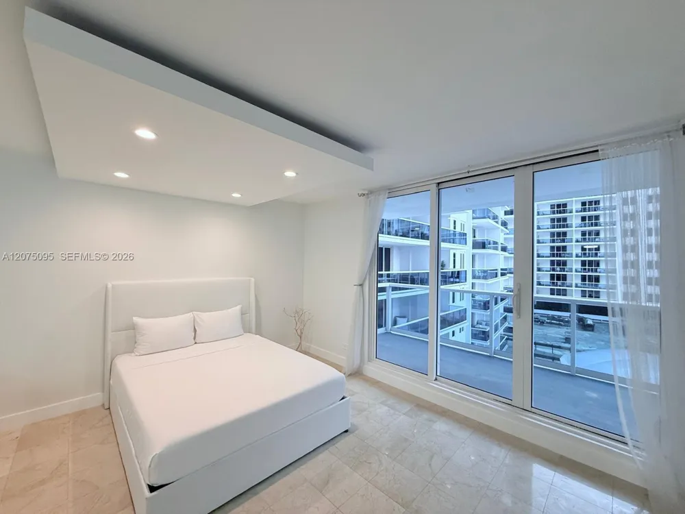 2301 Collins Ave #621 Miami Beach, FL 33139