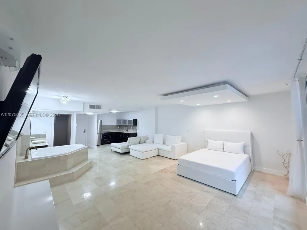 2301 Collins Ave #621 Miami Beach, FL 33139