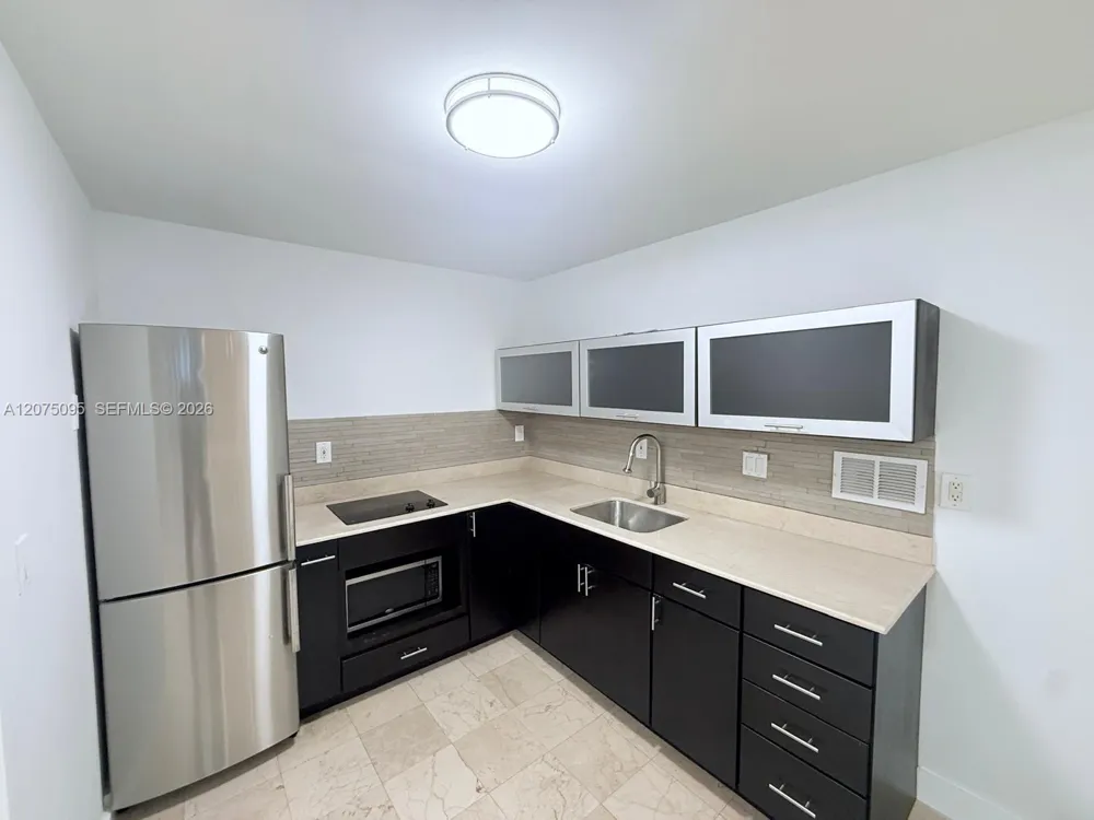 2301 Collins Ave #621 Miami Beach, FL 33139