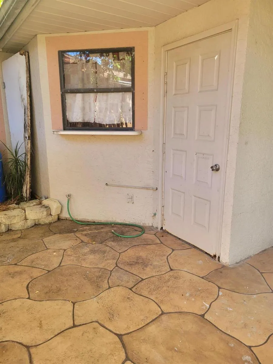 2837 STONEWAY LANE #D Fort Pierce, FL 34982