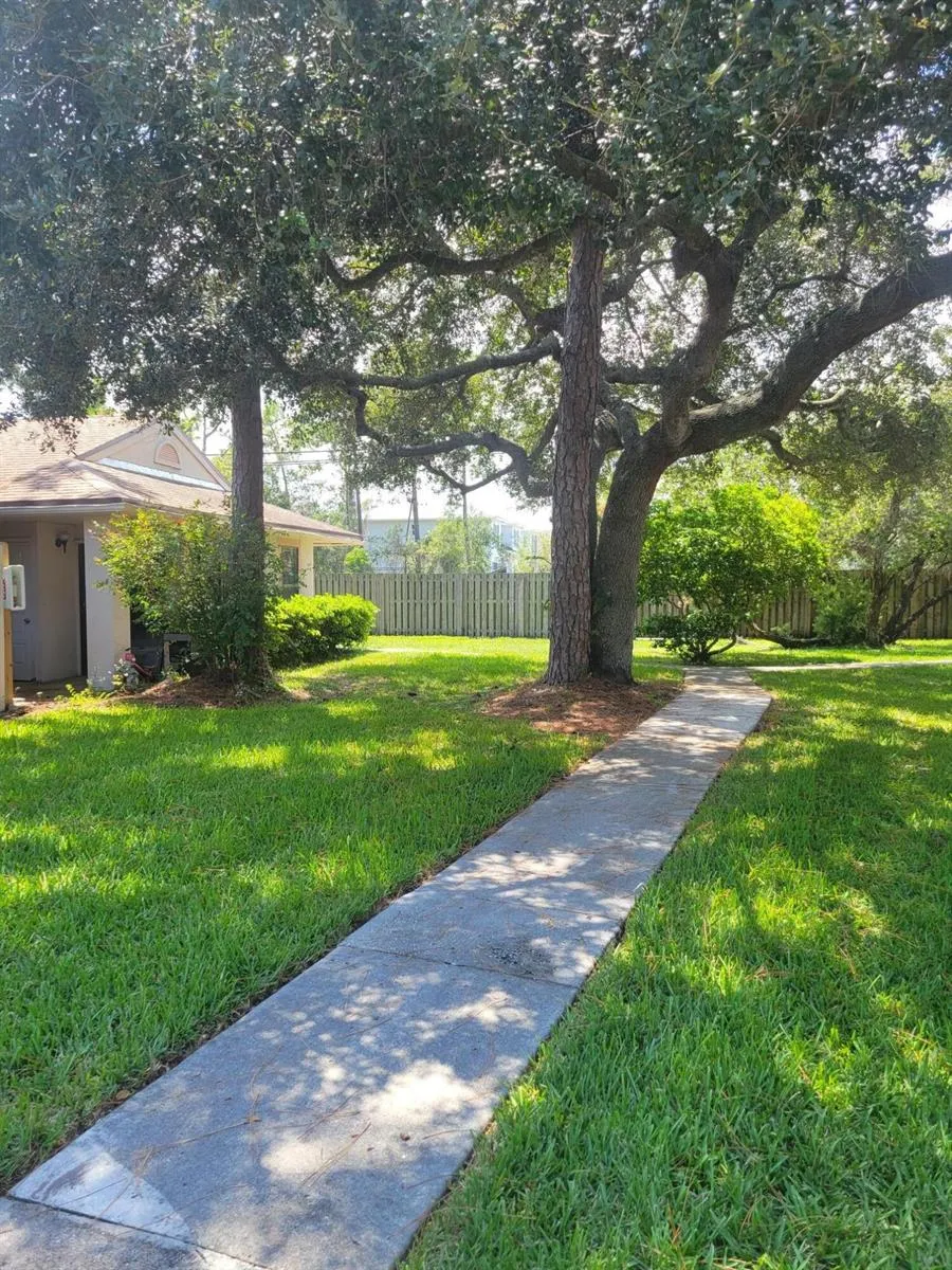 2837 STONEWAY LANE #D Fort Pierce, FL 34982