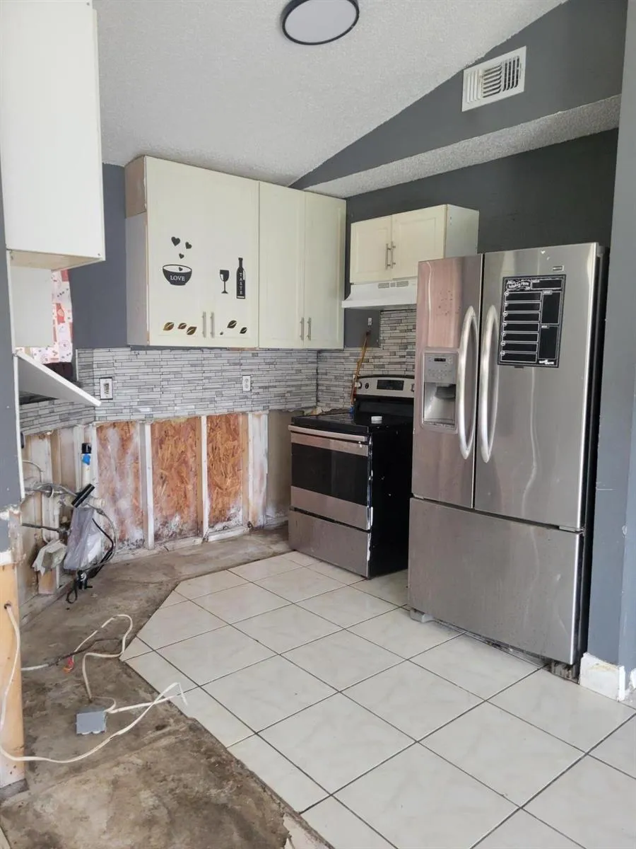2837 STONEWAY LANE #D Fort Pierce, FL 34982