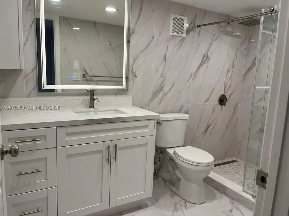 16500 Golf Club Rd #104 Weston, FL 33326