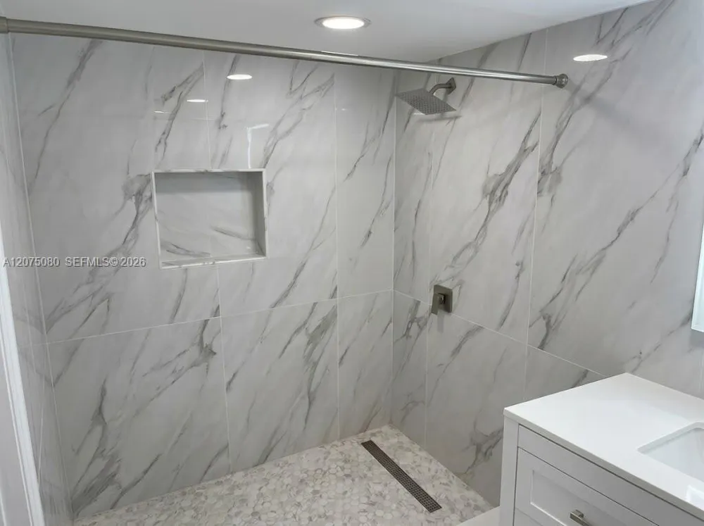 16500 Golf Club Rd #104 Weston, FL 33326