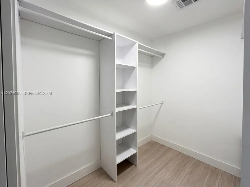 16500 Golf Club Rd #104 Weston, FL 33326