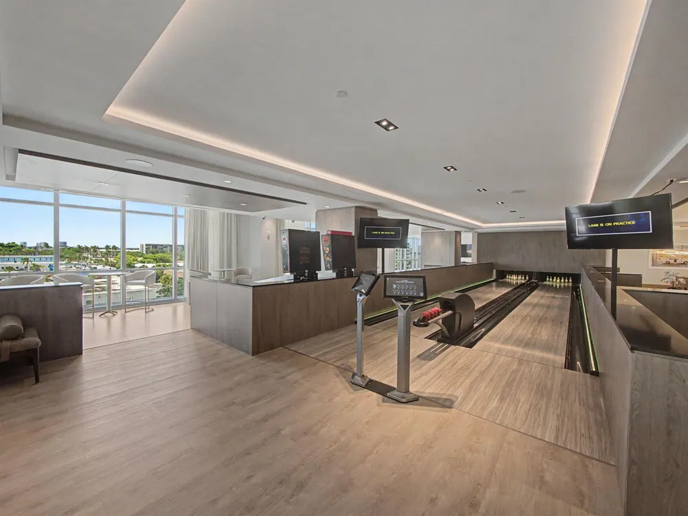 220 Lake Shore Drive #621 Lake Park, FL 33403
