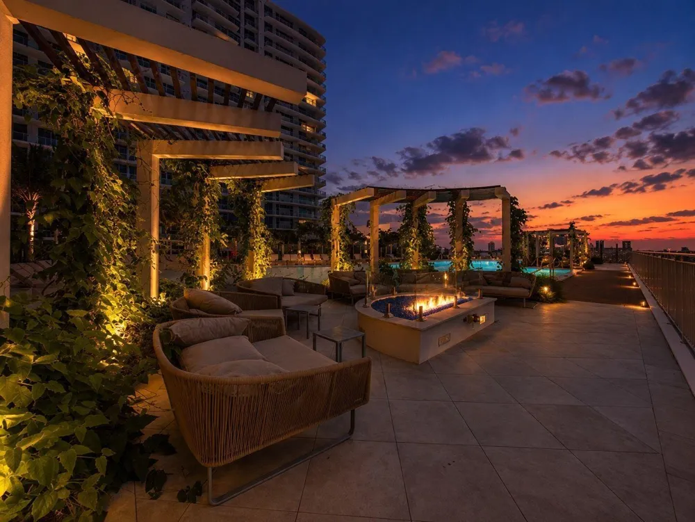 220 Lake Shore Drive #621 Lake Park, FL 33403