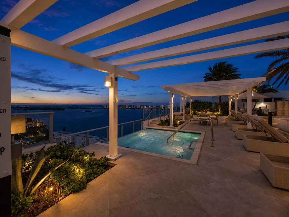 220 Lake Shore Drive #621 Lake Park, FL 33403