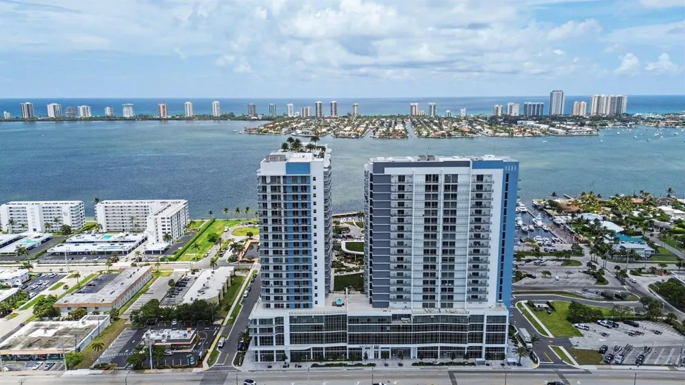 220 Lake Shore Drive #621 Lake Park, FL 33403