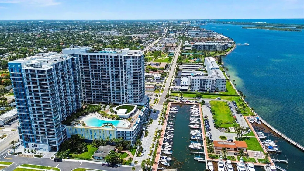 220 Lake Shore Drive #621 Lake Park, FL 33403