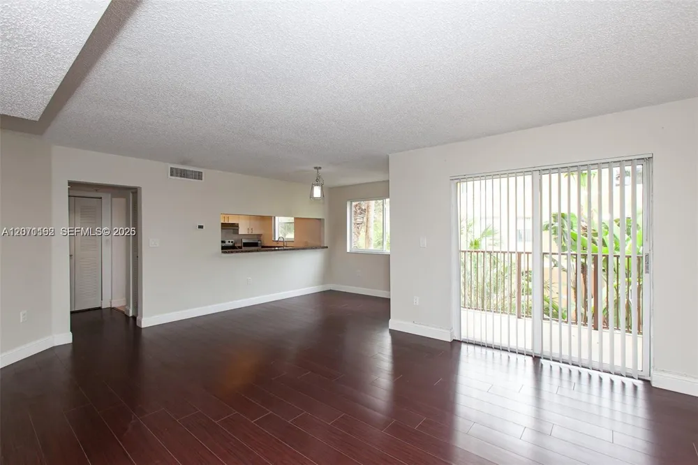 771 Pine Island Rd #214 Plantation, FL 33324