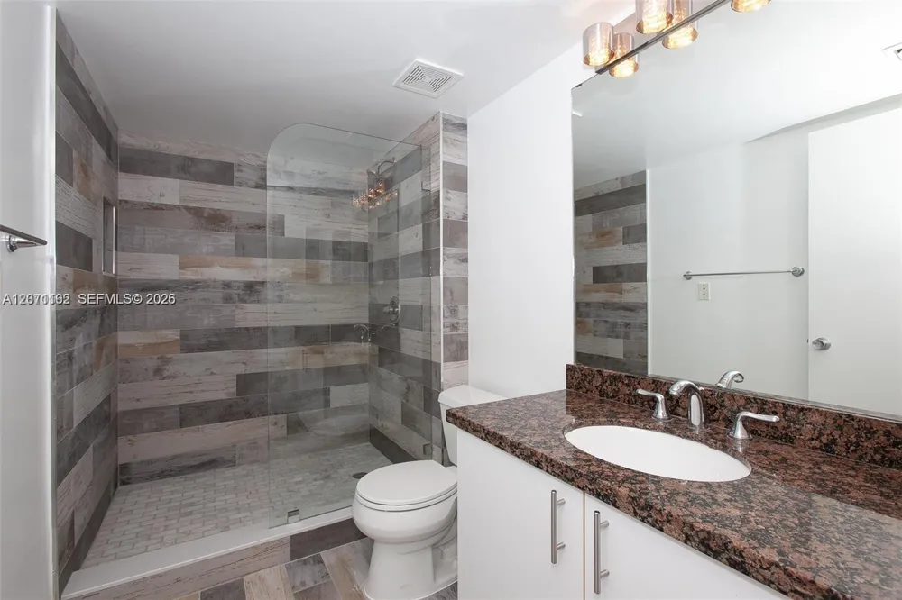771 Pine Island Rd #214 Plantation, FL 33324