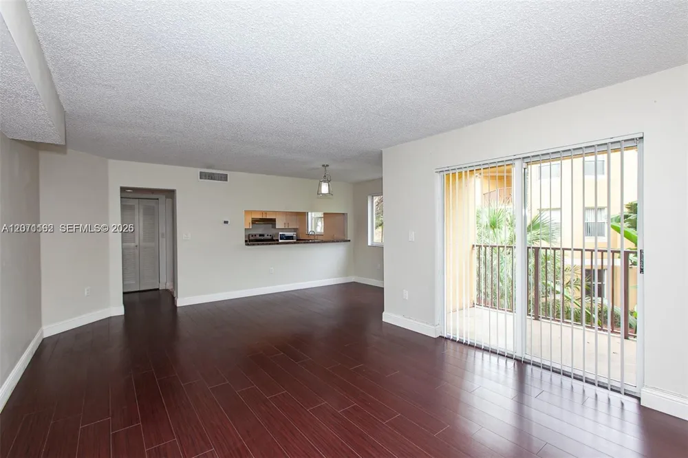 771 Pine Island Rd #214 Plantation, FL 33324