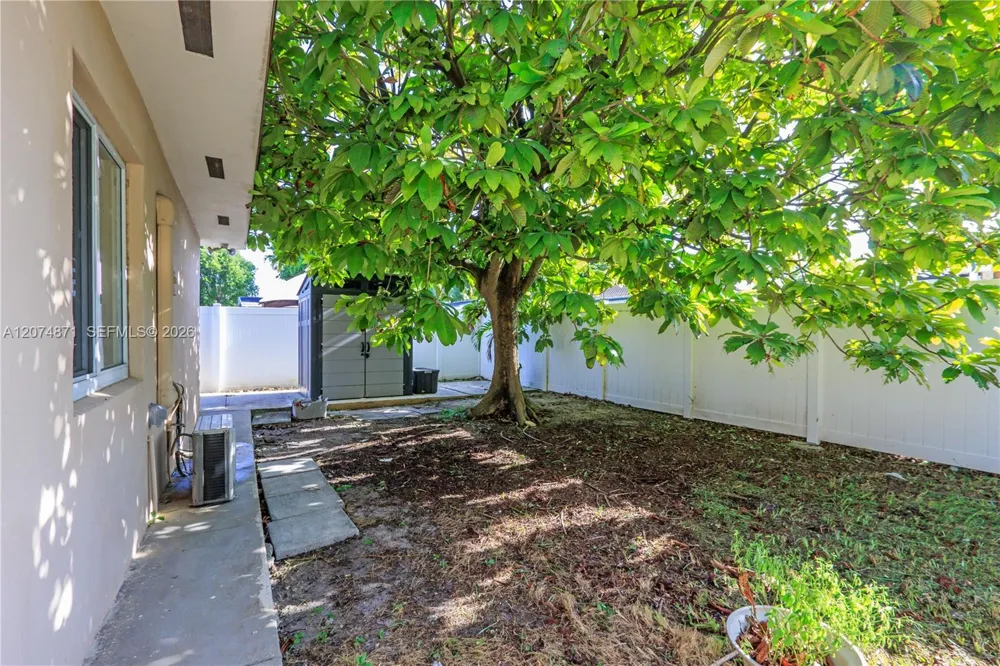225 SW 102nd Pl Sweetwater, FL 33174