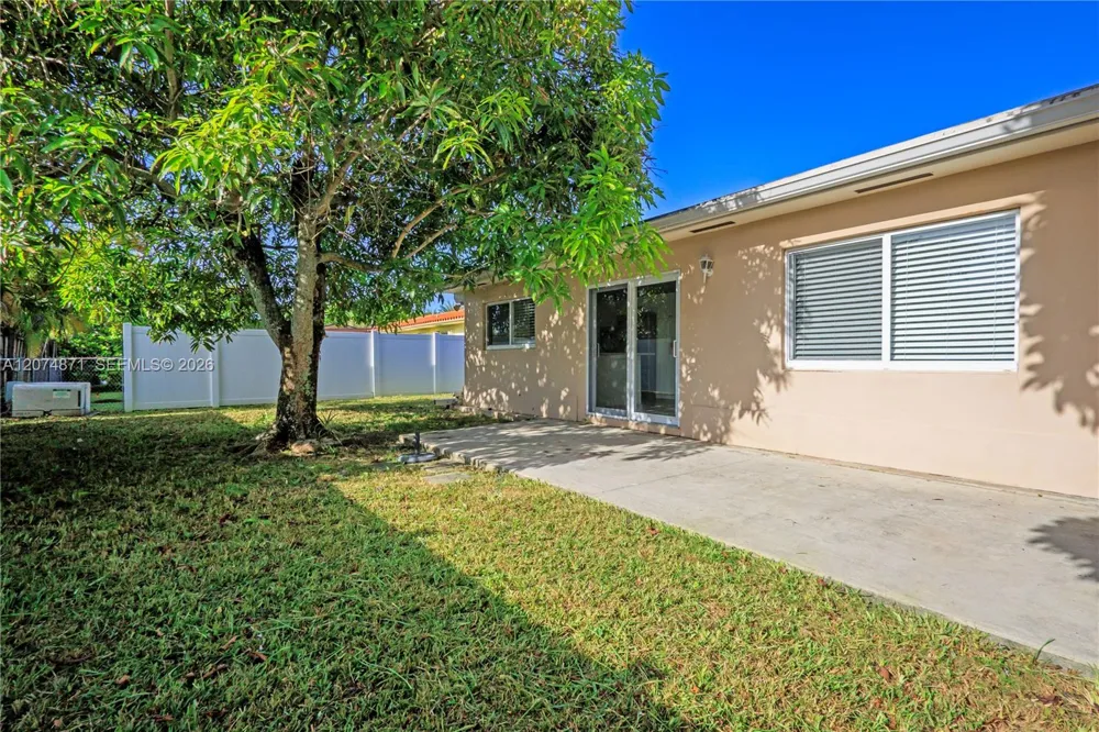 225 SW 102nd Pl Sweetwater, FL 33174