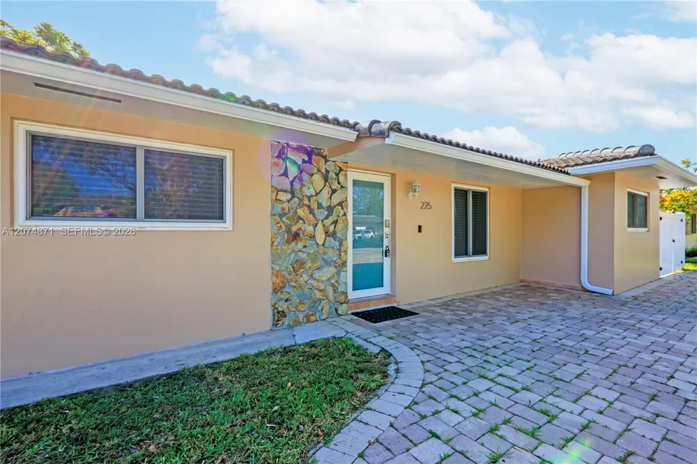 225 SW 102nd Pl Sweetwater, FL 33174