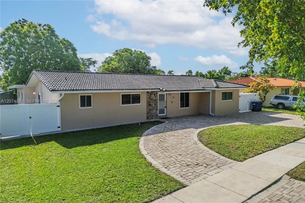 225 SW 102nd Pl Sweetwater, FL 33174
