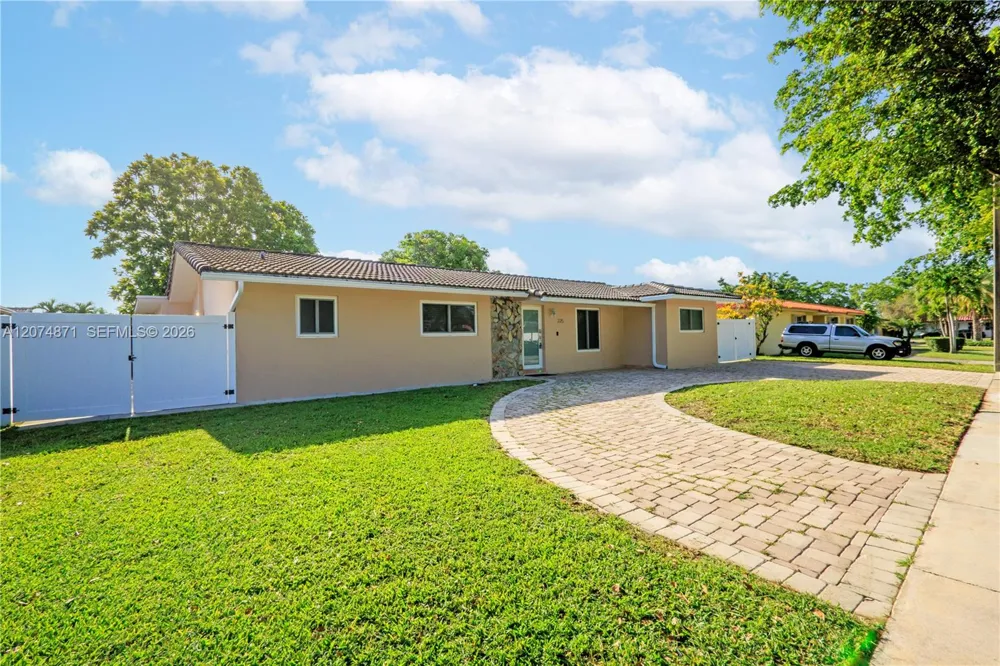 225 SW 102nd Pl Sweetwater, FL 33174