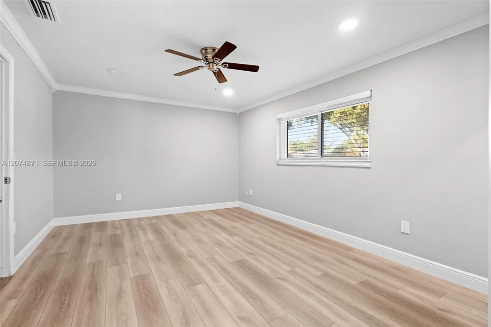 225 SW 102nd Pl Sweetwater, FL 33174