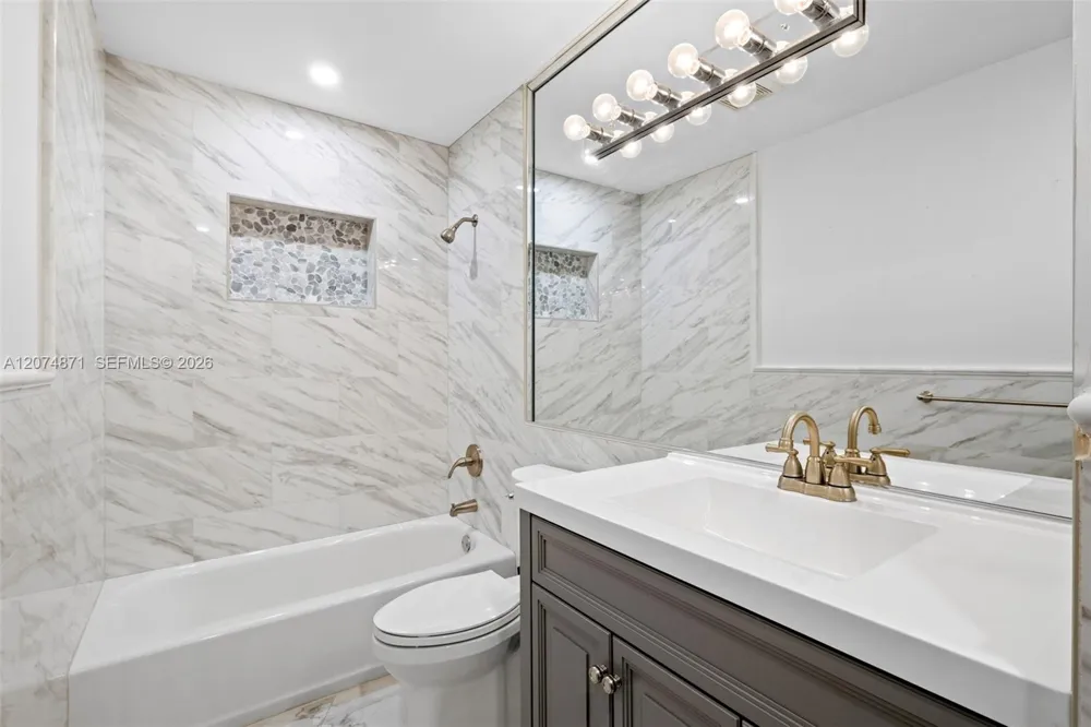 225 SW 102nd Pl Sweetwater, FL 33174