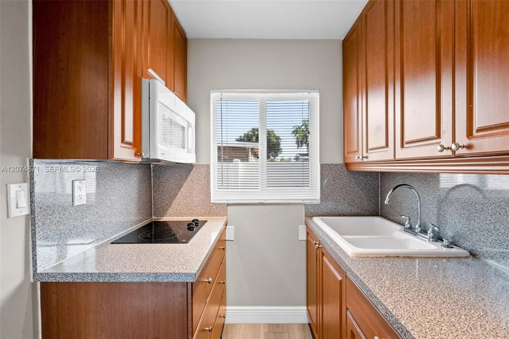 225 SW 102nd Pl Sweetwater, FL 33174