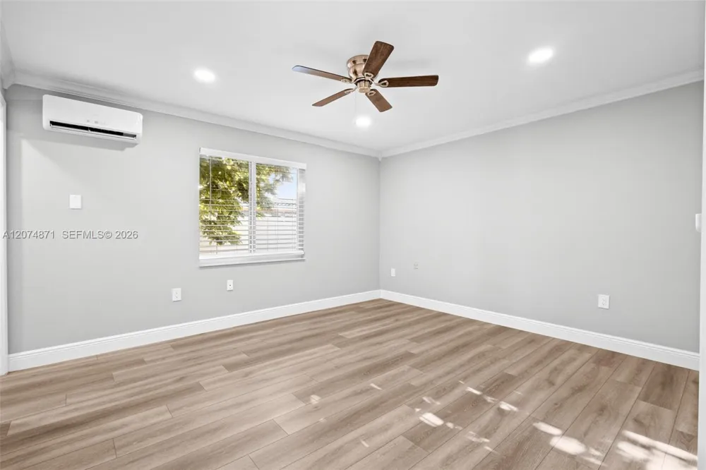 225 SW 102nd Pl Sweetwater, FL 33174