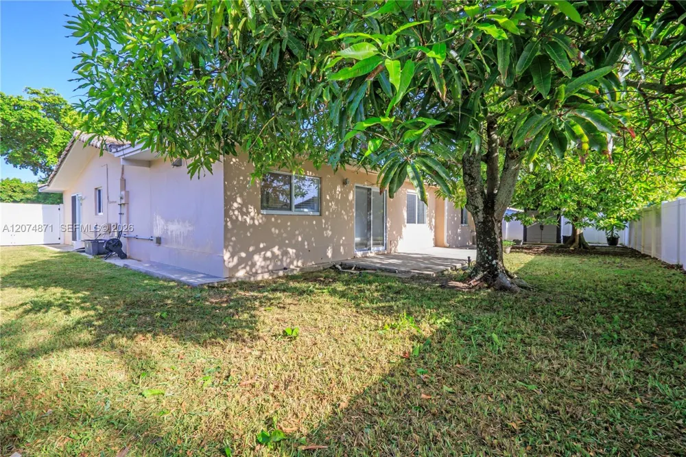 225 SW 102nd Pl Sweetwater, FL 33174