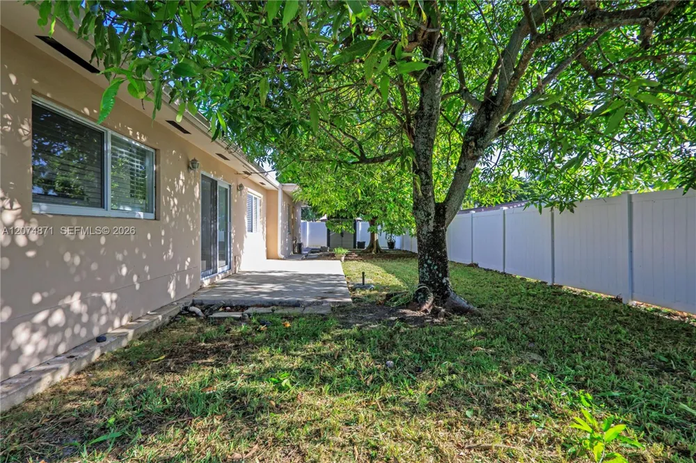 225 SW 102nd Pl Sweetwater, FL 33174