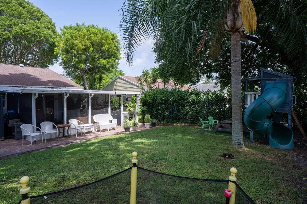 9060 CHRYSANTHEMUM DRIVE Boynton Beach, FL 33472