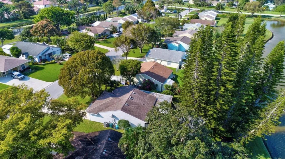 9060 CHRYSANTHEMUM DRIVE Boynton Beach, FL 33472