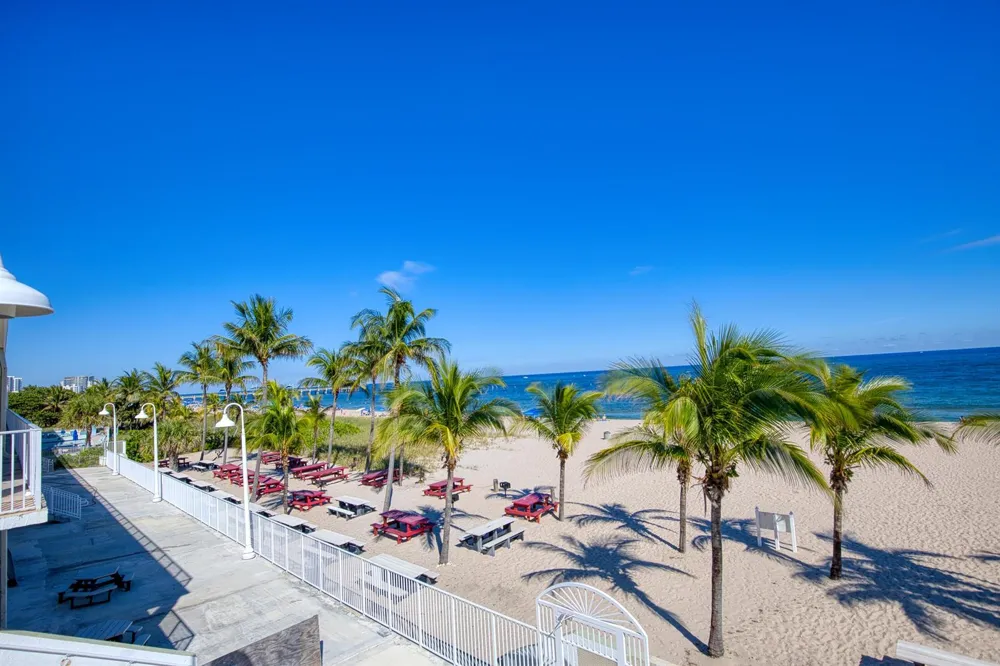 111 BRINY AVENUE #27-12 Pompano Beach, FL 33062
