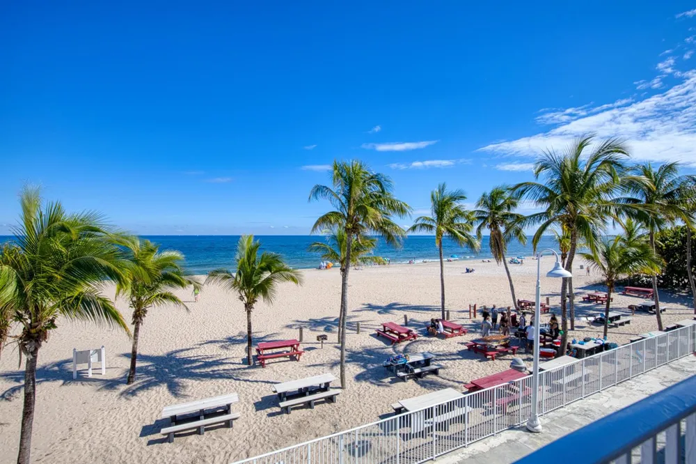 111 BRINY AVENUE #27-12 Pompano Beach, FL 33062