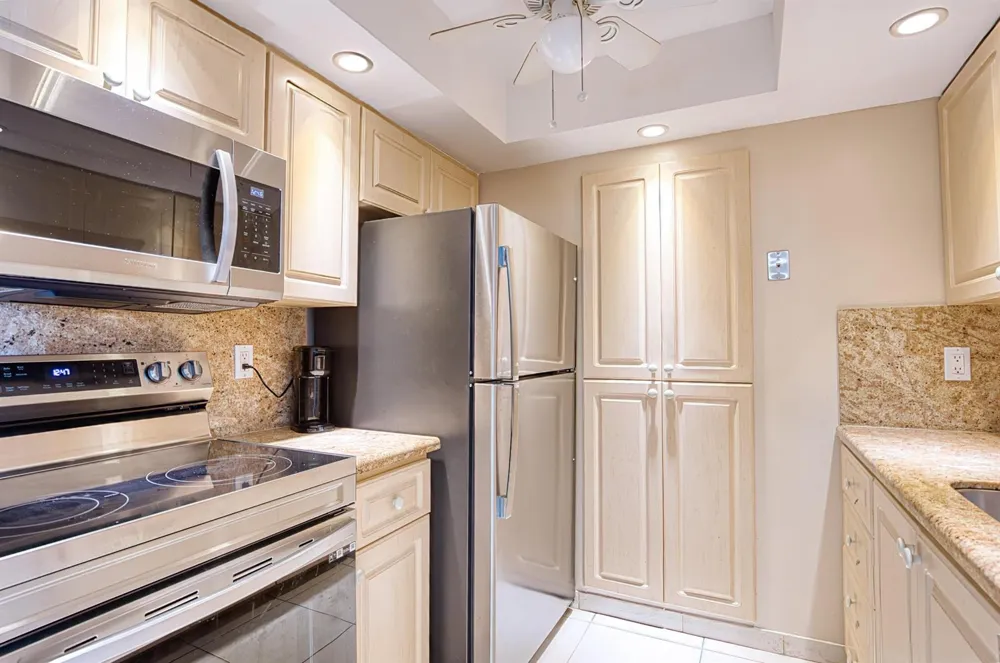 111 BRINY AVENUE #27-12 Pompano Beach, FL 33062