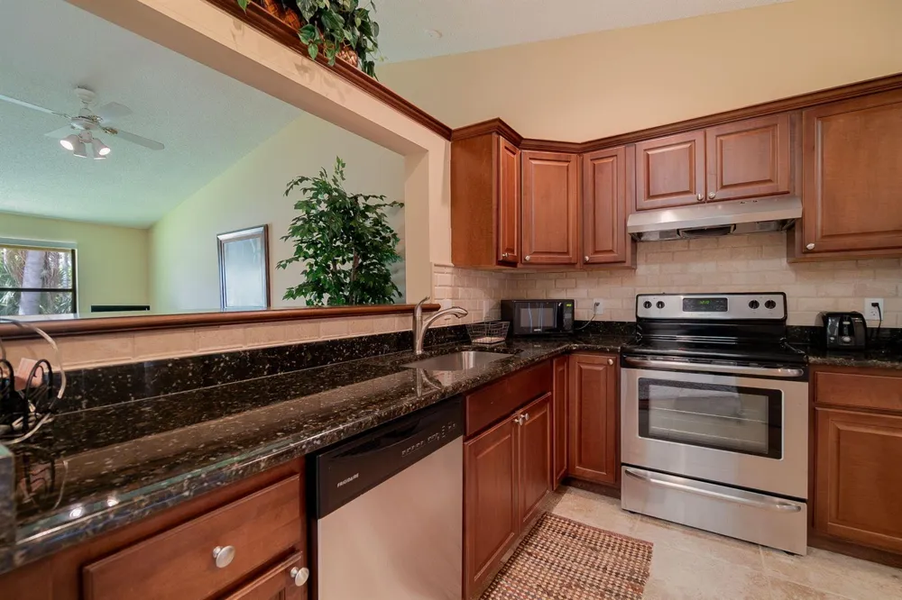 13095 Belhaven Court Wellington, FL 33414