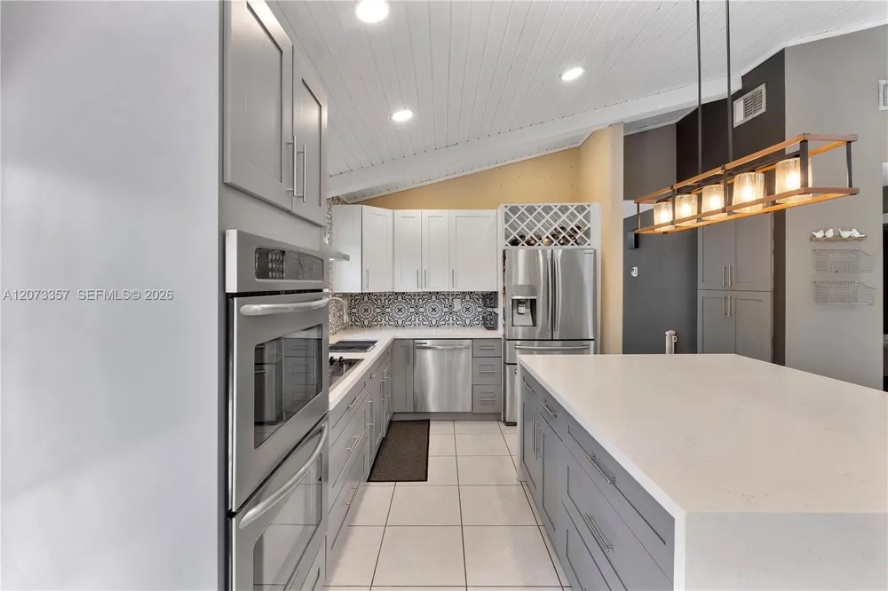 4450 NW 71st Ave Lauderhill, FL 33319