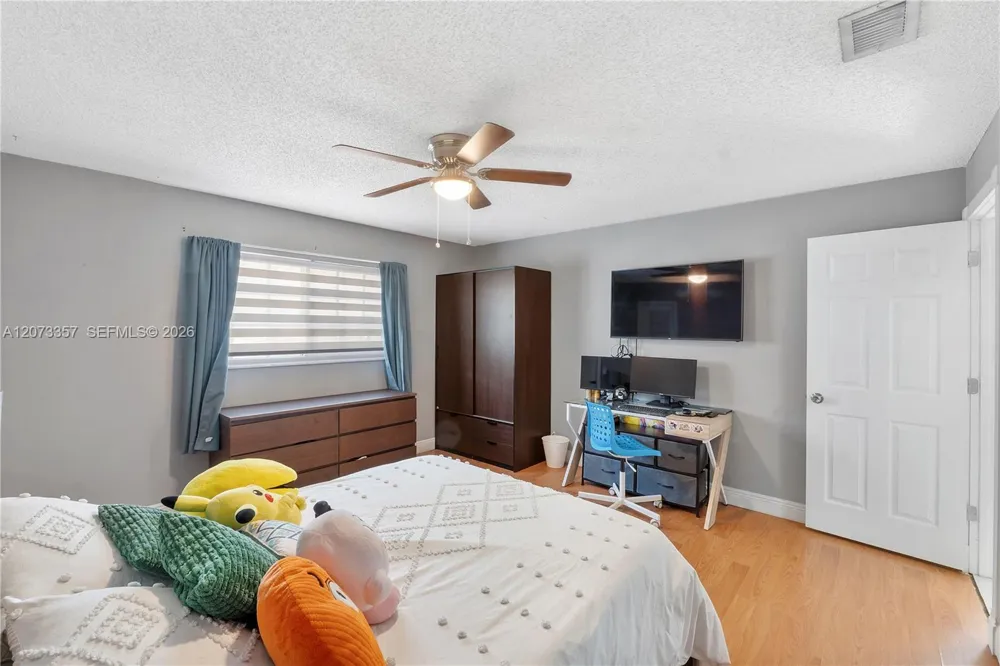 4450 NW 71st Ave Lauderhill, FL 33319