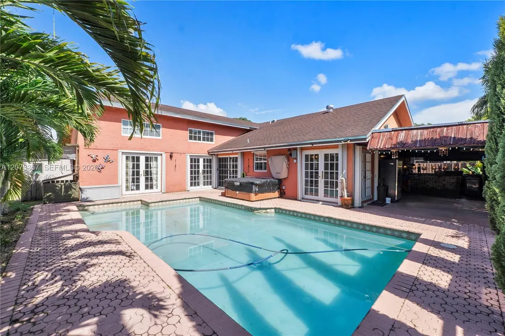 4450 NW 71st Ave Lauderhill, FL 33319