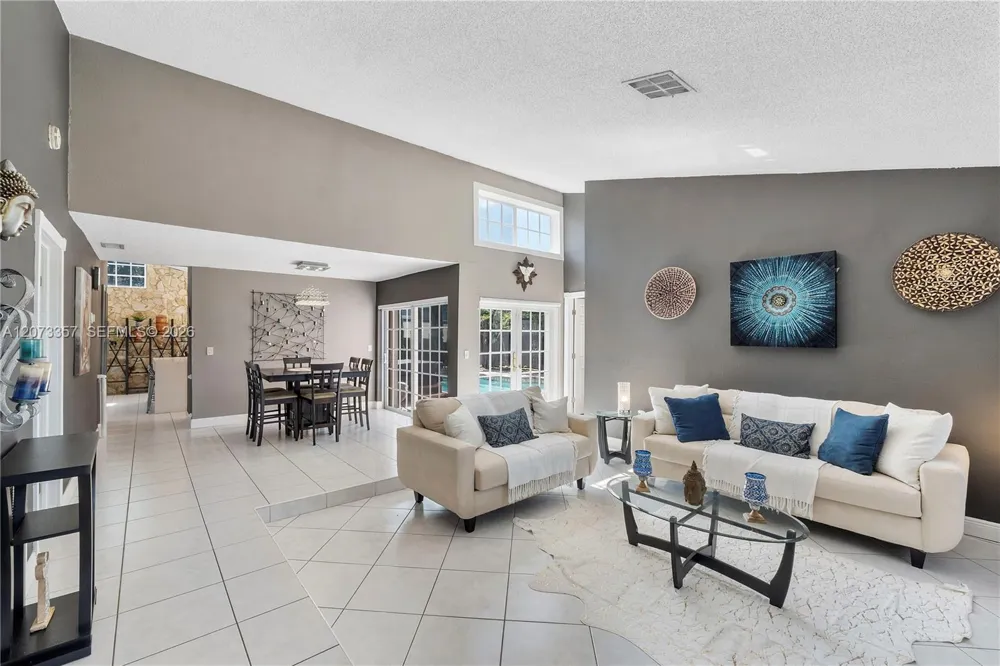 4450 NW 71st Ave Lauderhill, FL 33319