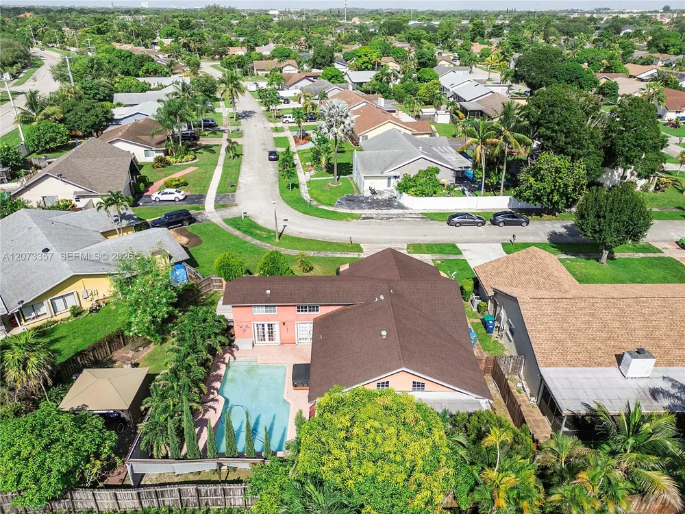 4450 NW 71st Ave Lauderhill, FL 33319