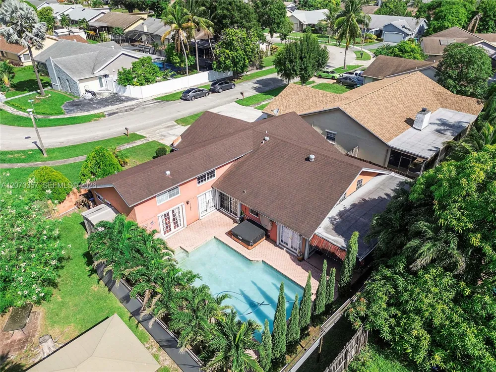 4450 NW 71st Ave Lauderhill, FL 33319