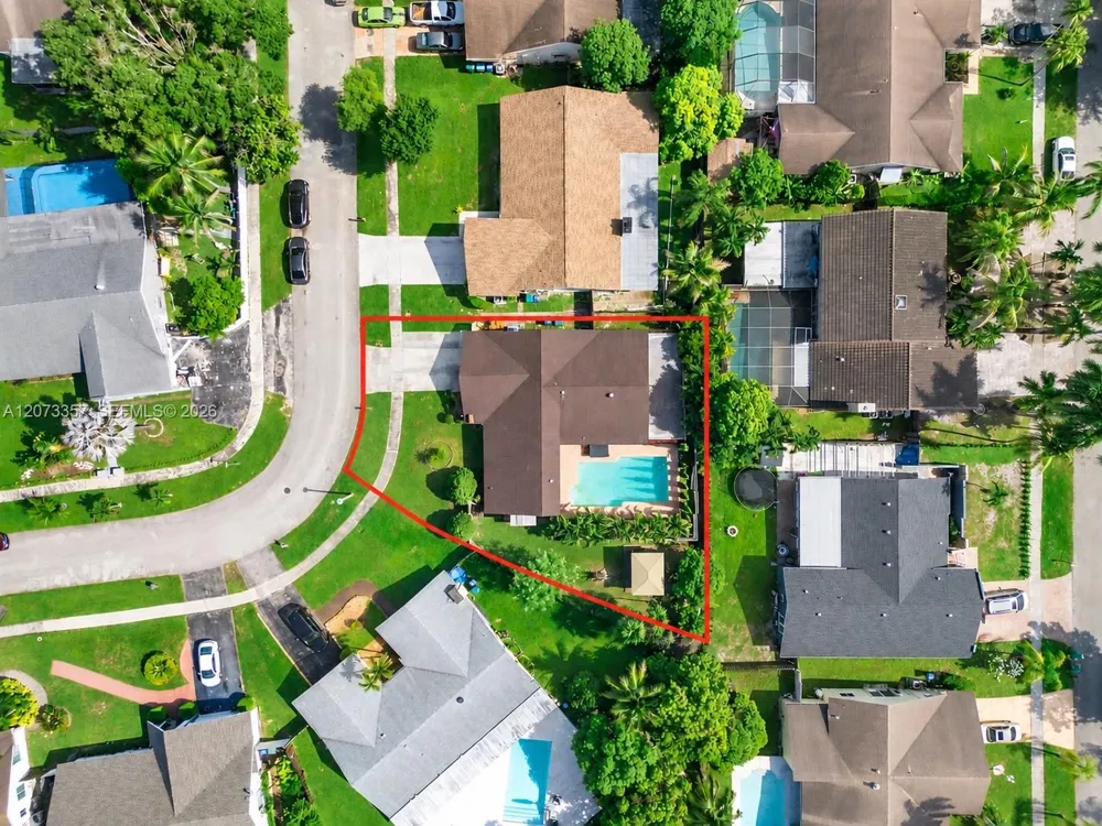 4450 NW 71st Ave Lauderhill, FL 33319
