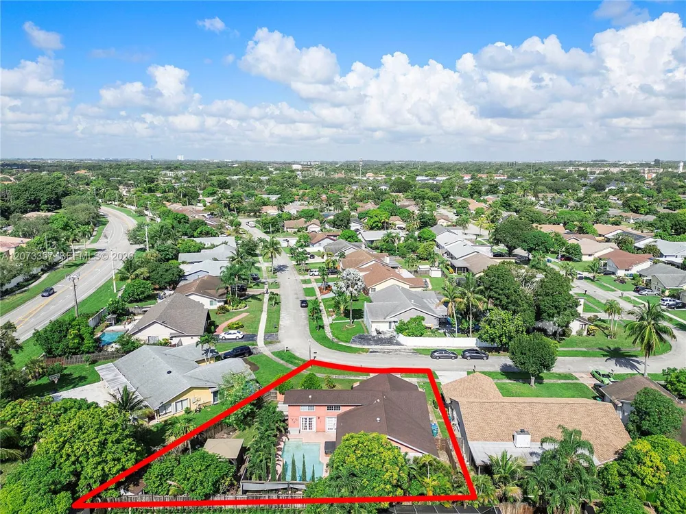 4450 NW 71st Ave Lauderhill, FL 33319