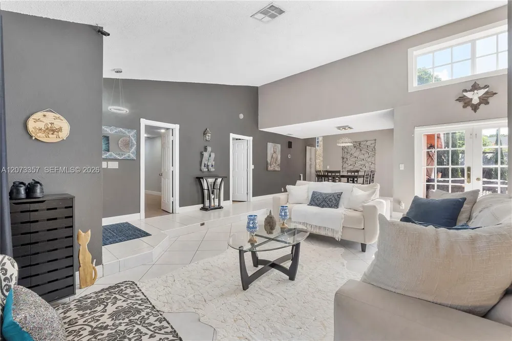4450 NW 71st Ave Lauderhill, FL 33319