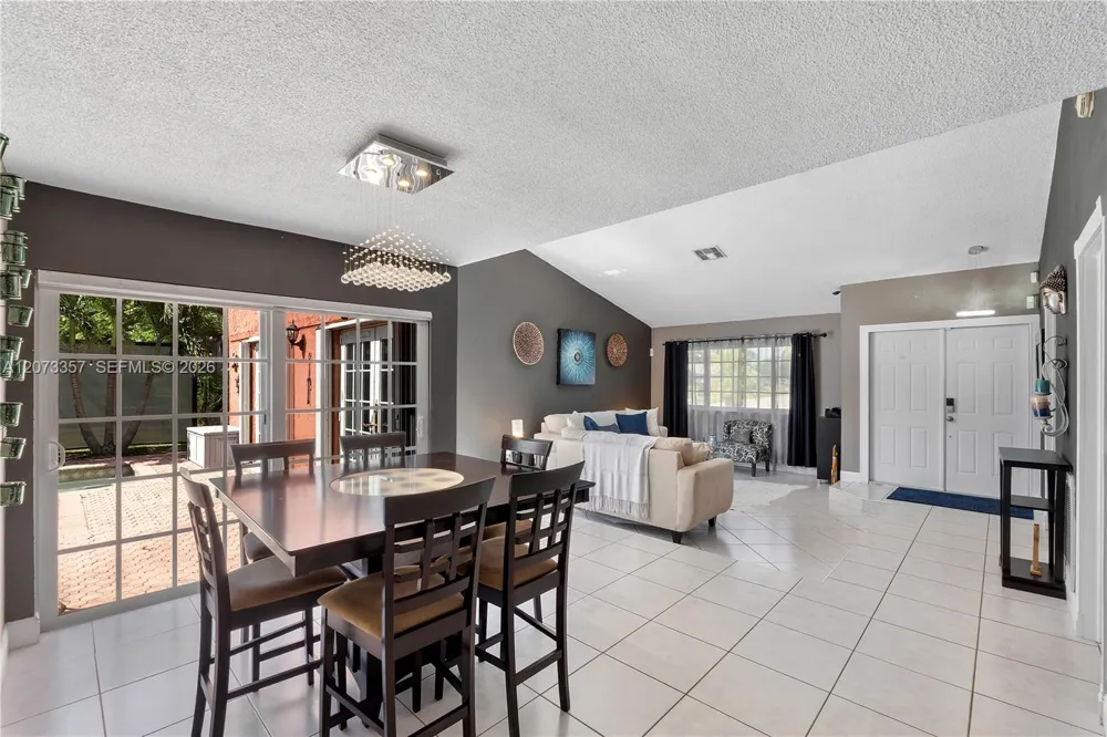 4450 NW 71st Ave Lauderhill, FL 33319
