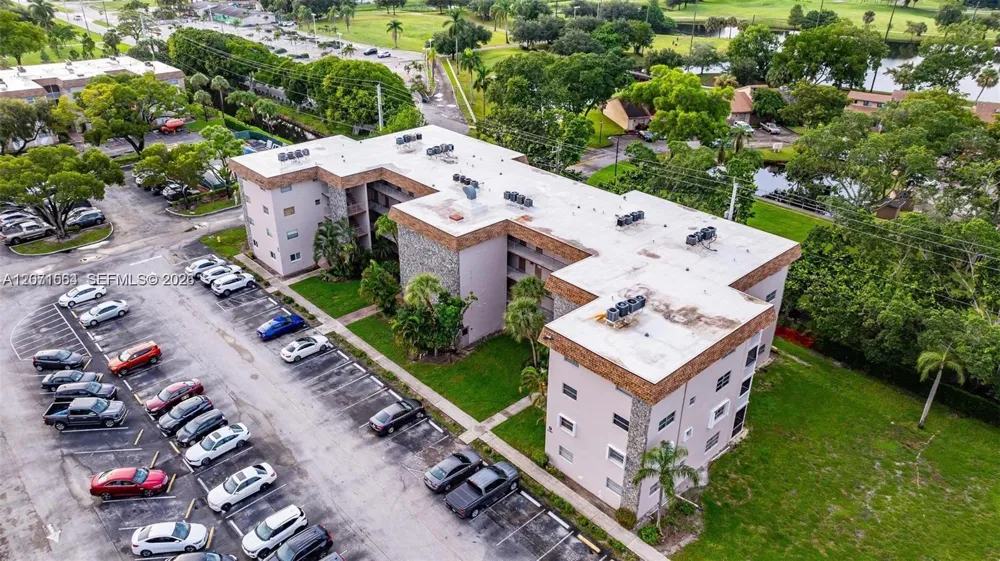 8161 SW 24Th Ct #404 Davie, FL 33324