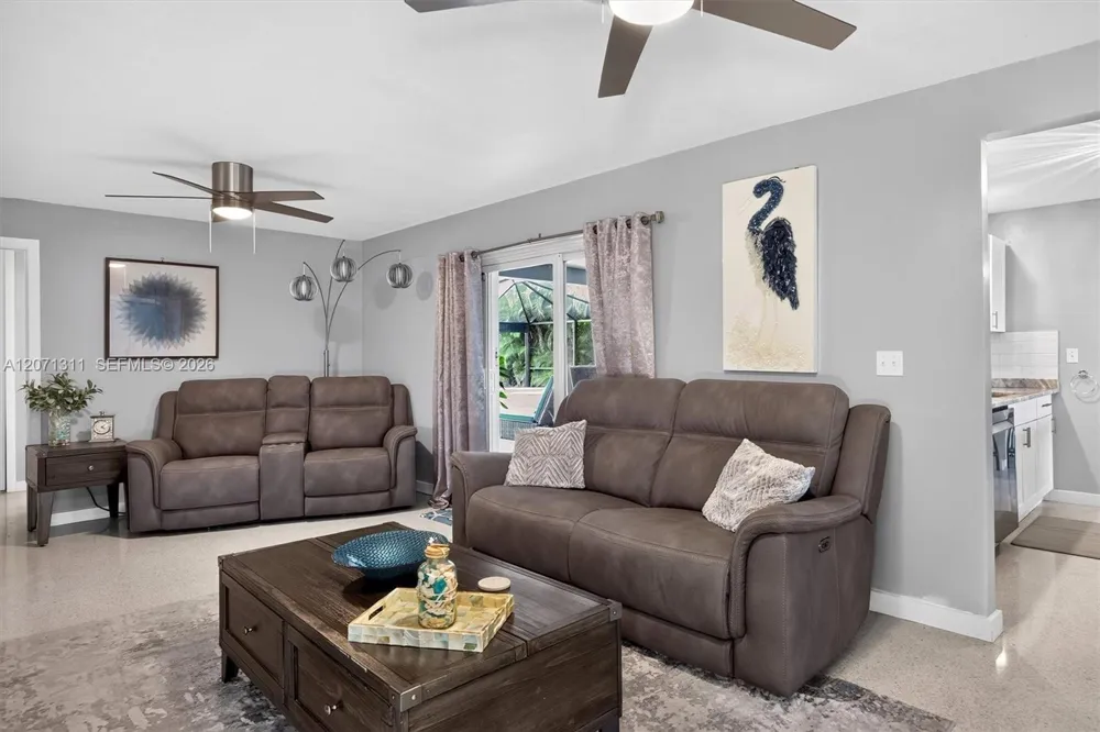 1633 Edith Esplande Cape Coral, FL 33904