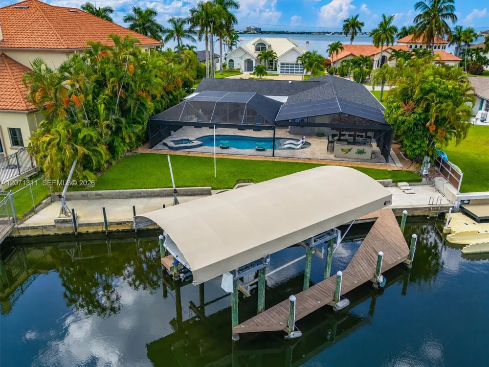 1633 Edith Esplande Cape Coral, FL 33904