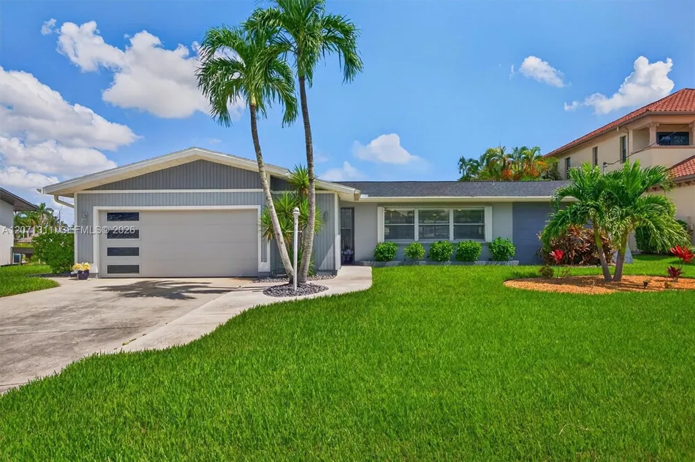 1633 Edith Esplande Cape Coral, FL 33904