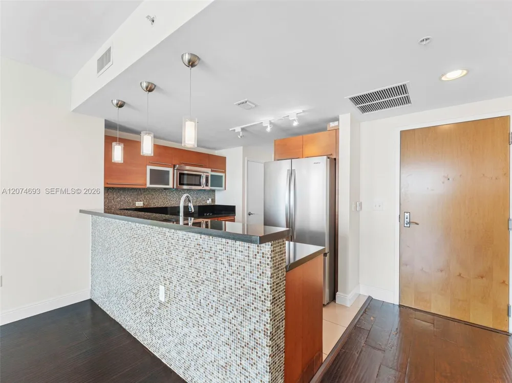 244 Biscayne Blvd #1803 Miami, FL 33132