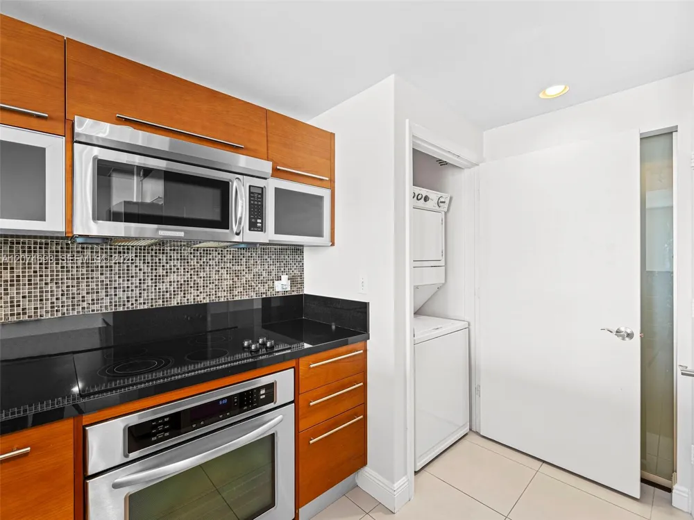 244 Biscayne Blvd #1803 Miami, FL 33132